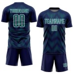 Benutzerdefiniertes Sublimations-Fußballtrikot mit Marineblau-Blaugrün-Weiß-Linie Benutzerdefiniertes Sublimations-Fußballtrikot mit Marineblau-Blaugrün-Weiß-Linie