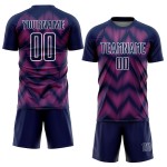 Benutzerdefiniertes Marineblau-Pink-Weiß-Linien-Sublimations-Fußballtrikot Benutzerdefiniertes Marineblau-Pink-Weiß-Linien-Sublimations-Fußballtrikot