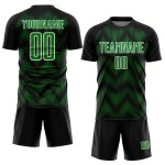 Benutzerdefiniertes Sublimations-Fußballtrikot mit schwarzer Grasgrün-weißer Linie Benutzerdefiniertes Sublimations-Fußballtrikot mit schwarzer Grasgrün-weißer Linie