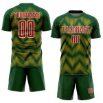 Benutzerdefiniertes Sublimations-Fußballtrikot mit grün-rot-goldener Linie Benutzerdefiniertes Sublimations-Fußballtrikot mit grün-rot-goldener Linie