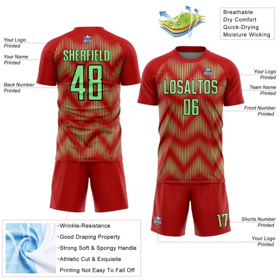 Benutzerdefiniertes Sublimations-Fußballtrikot mit roter Erbse, grün-schwarzer Linie Benutzerdefiniertes Sublimations-Fußballtrikot mit roter Erbse, grün-schwarzer Linie