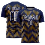 Benutzerdefiniertes Marineblaues Fußballtrikot mit gold-weißer Linie und Sublimationsdruck Benutzerdefiniertes Marineblaues Fußballtrikot mit gold-weißer Linie und Sublimationsdruck
